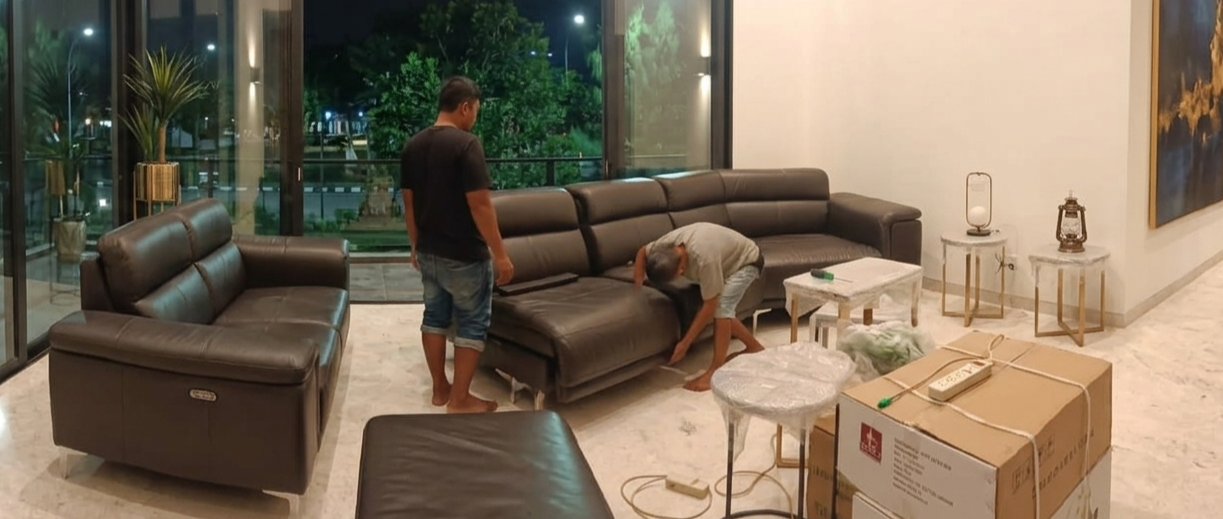 Penanganan Sofa Besar & Antik